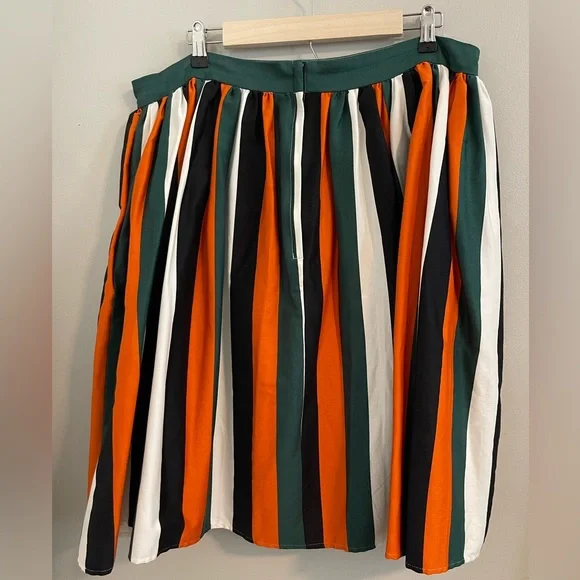 Collectif Jasmine Pumpkin Striped Halloween Swing Skirt - Picture 2 of 8